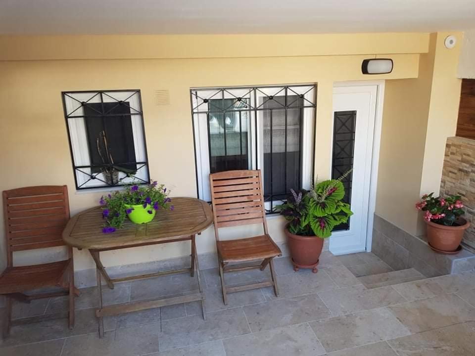 Lefkaditika Luxury Apartment Preveza Eksteriør bilde